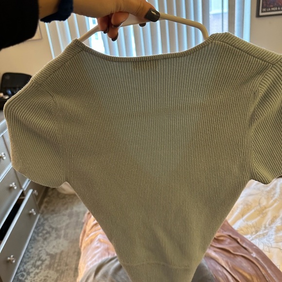 Little moon size small light blue crop top - aritzia - Picture 3 of 4